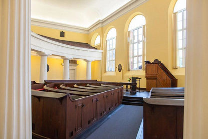 Pastorin Imke Akkermann-Dorn - Copyright: Reformierte Kirche Lübeck Gottesdienstraum der Reformierten Kirche - Copyright: Reformierte Kirche Lübeck
